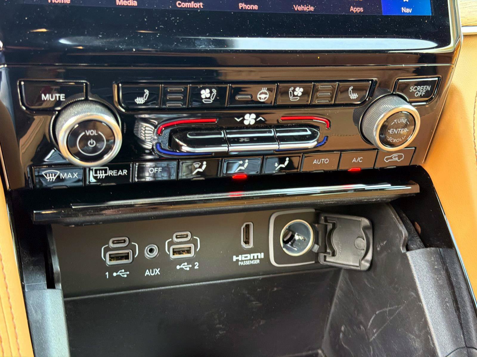 Used 2025 Jeep Grand Cherokee L Summit AWD/4WD image 19