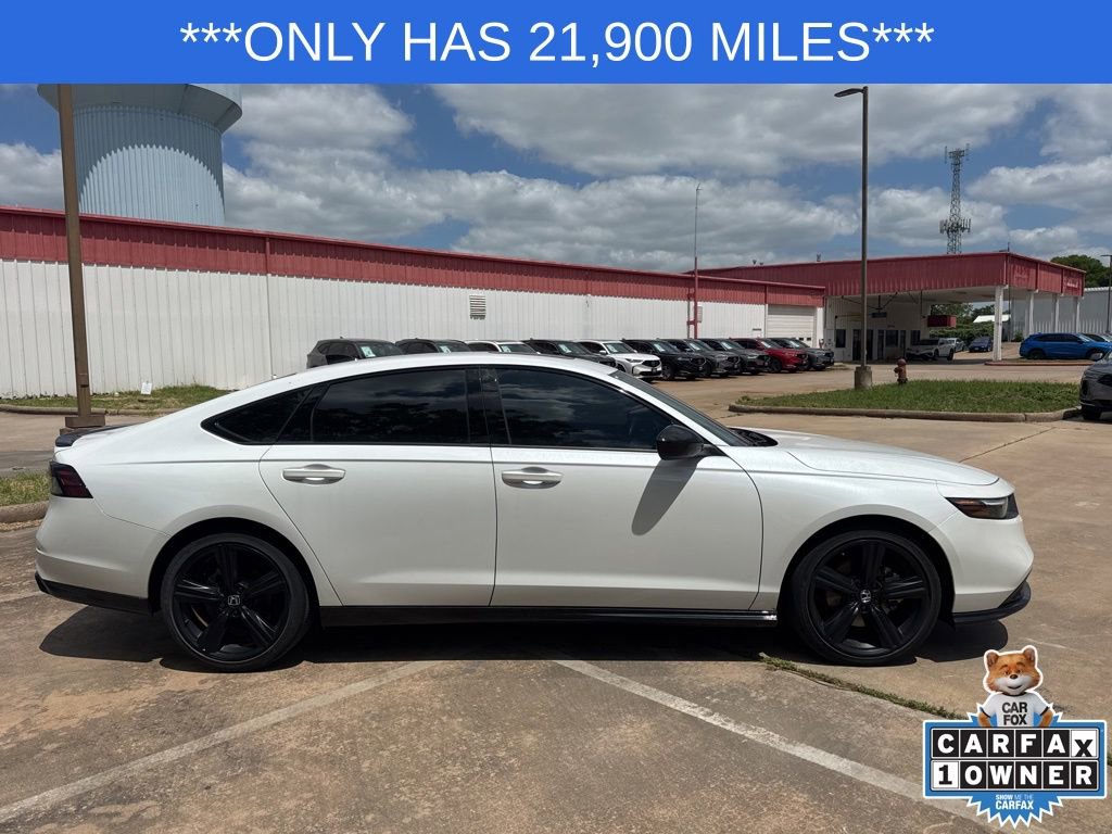 Used 2023 Honda Accord Sport image 4