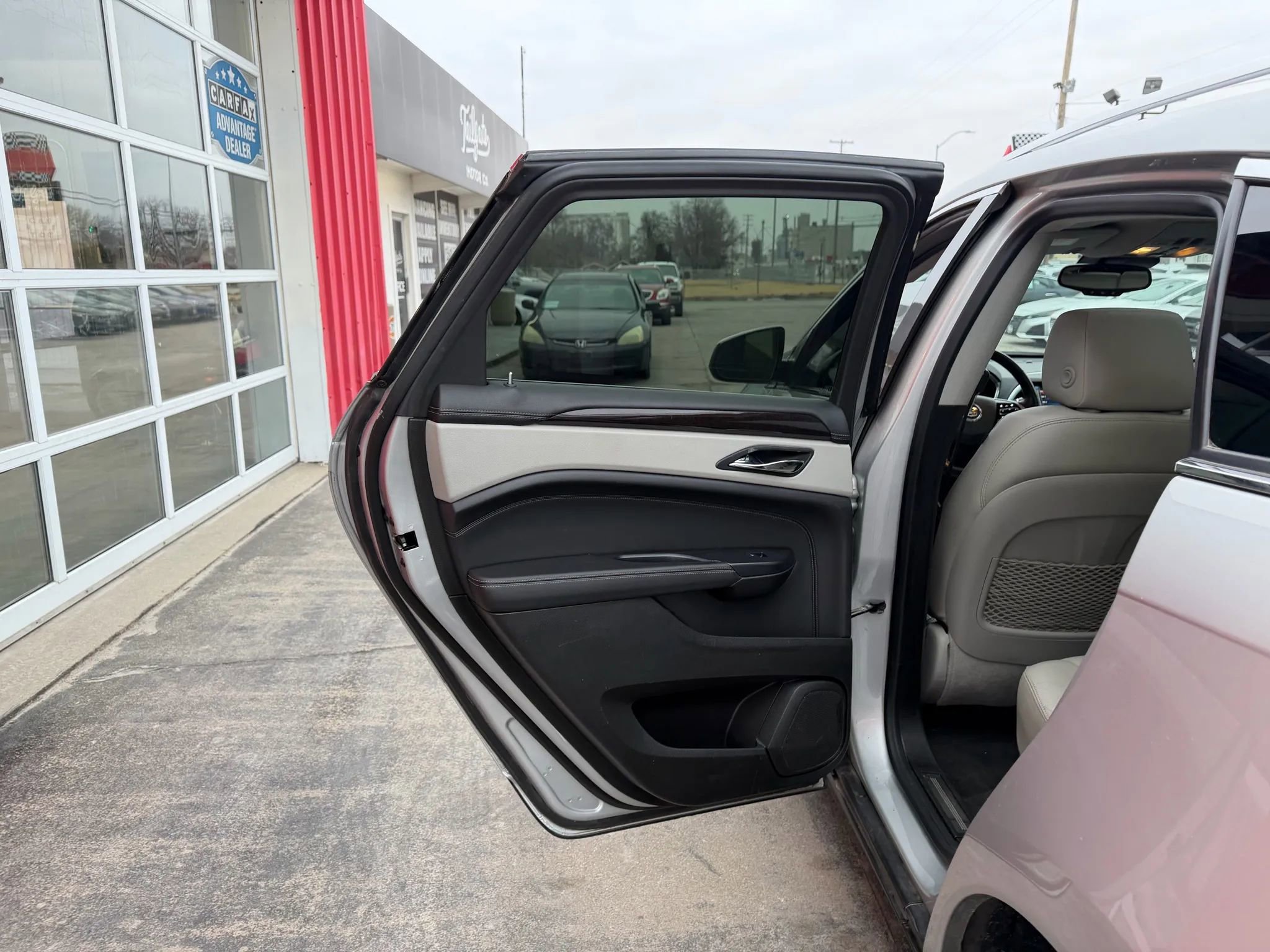 Used 2013 Cadillac SRX Luxury w/ Driver Awareness Package FWD image 11