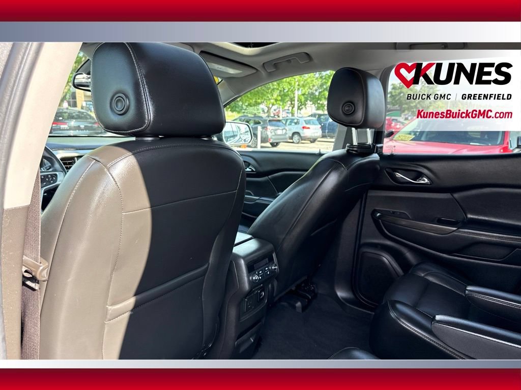 Used 2018 GMC Acadia SLT AWD/4WD image 30