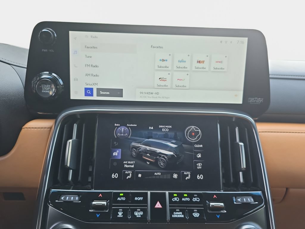 Certified 2024 Lexus LX 600 4WD w/ Appearance Package image 22