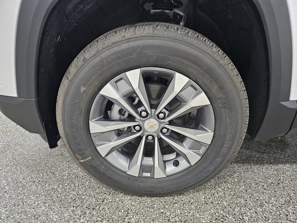 Used 2026 Chevrolet Equinox LT w/ Safety and Technology Package FWD image 10