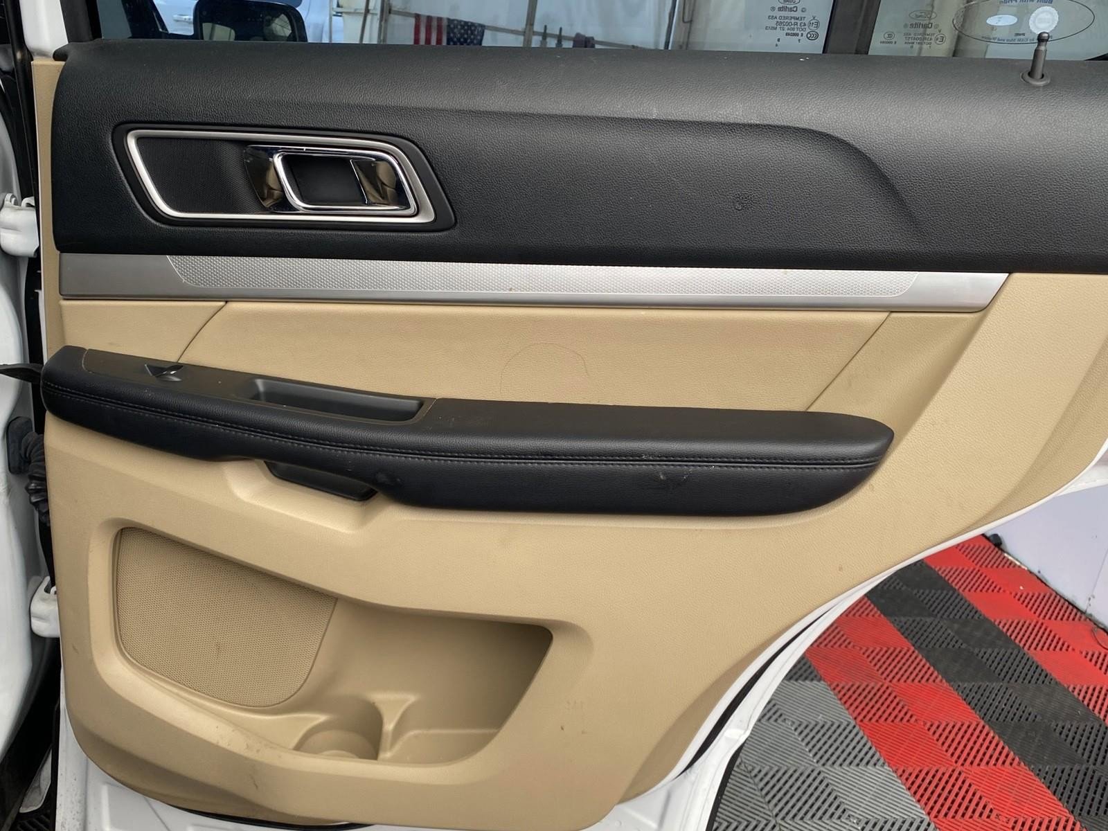 Used 2017 Ford Explorer XLT w/ Equipment Group 201A image 10