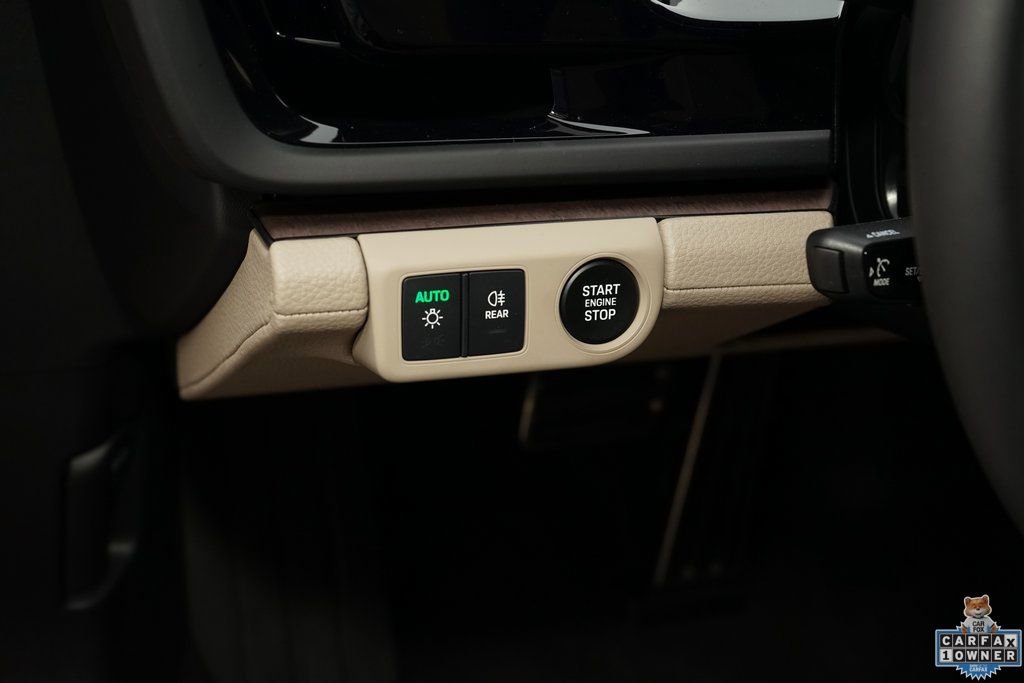 Used 2025 Porsche Panamera 4 image 31