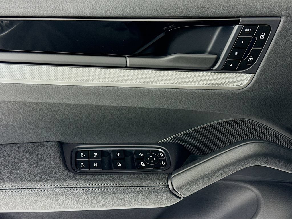 New 2026 Porsche Cayenne S AWD/4WD image 11
