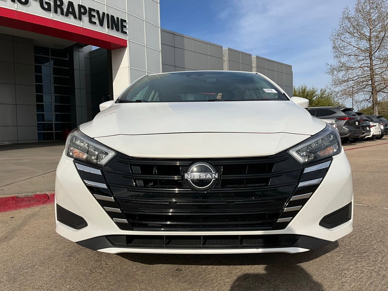 Used 2025 Nissan Versa SV image 3