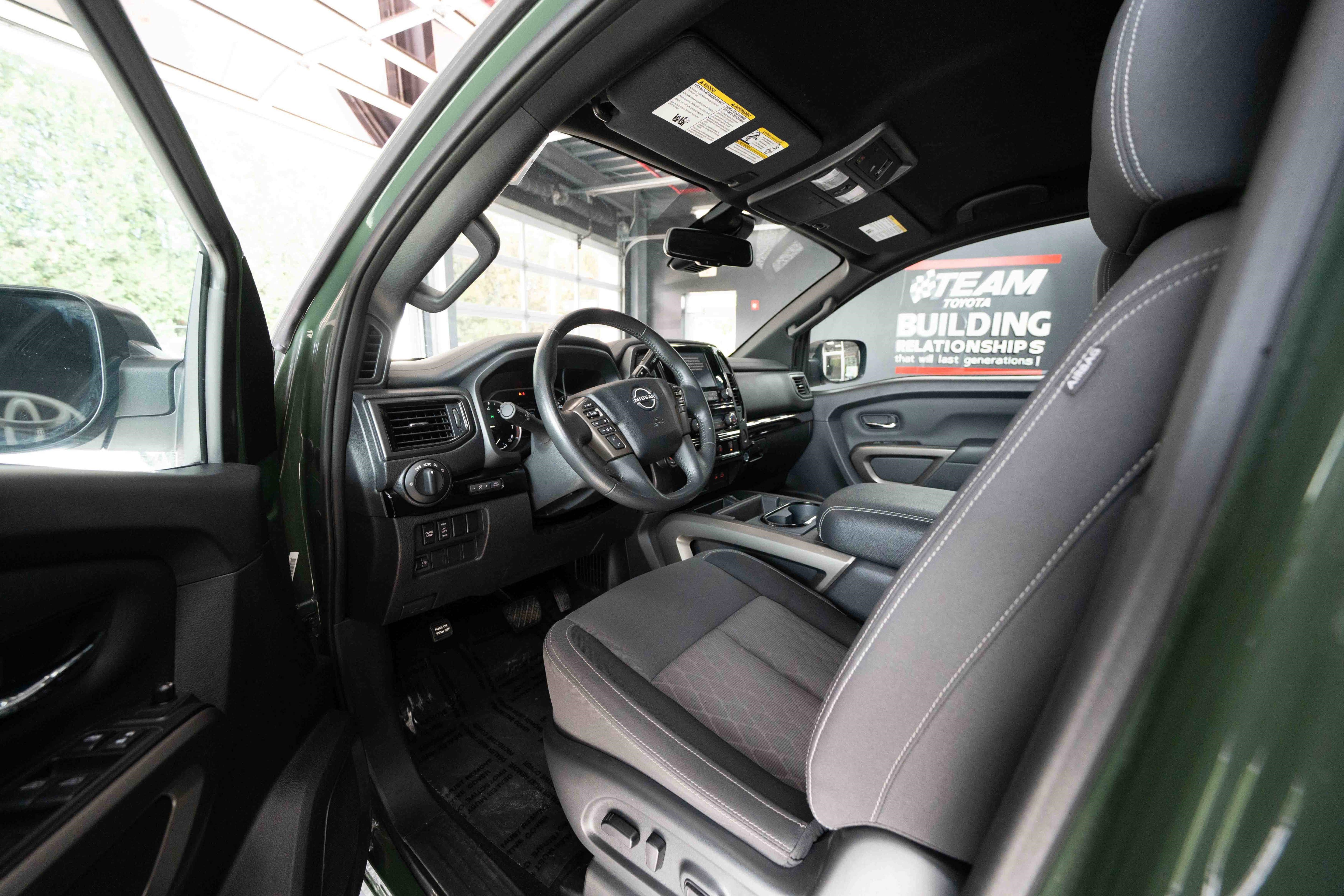 Used 2024 Nissan Titan SV w/ SV Bronze Edition Package RWD image 8