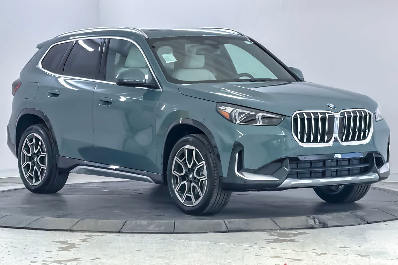New 2026 BMW X1 xDrive28i w/ Technology Package AWD/4WD image 9