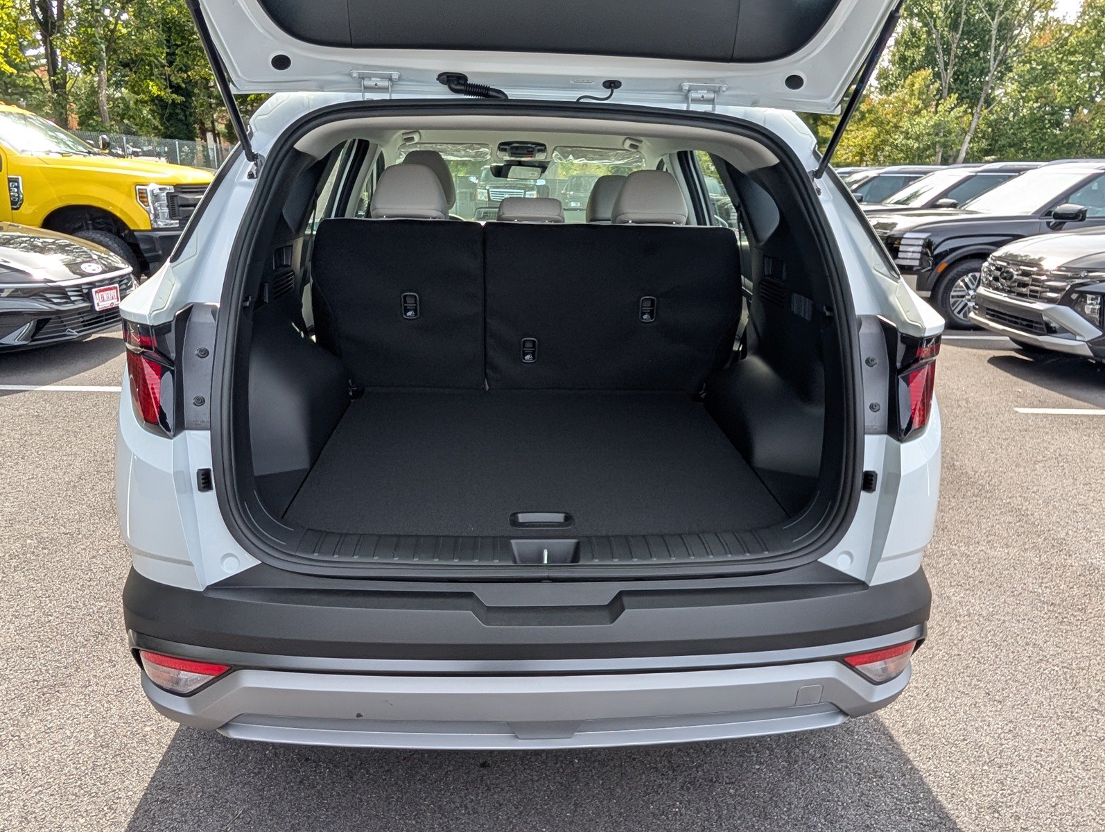 New 2026 Hyundai Tucson Blue SE FWD image 11