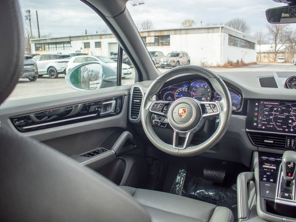 Used 2022 Porsche Cayenne AWD/4WD image 19