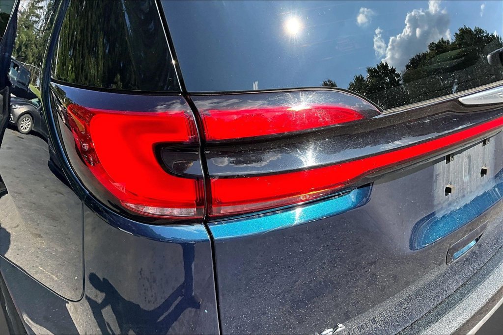 Used 2023 Chrysler Pacifica Limited w/ Uconnect Theater Family Group AWD/4WD image 23
