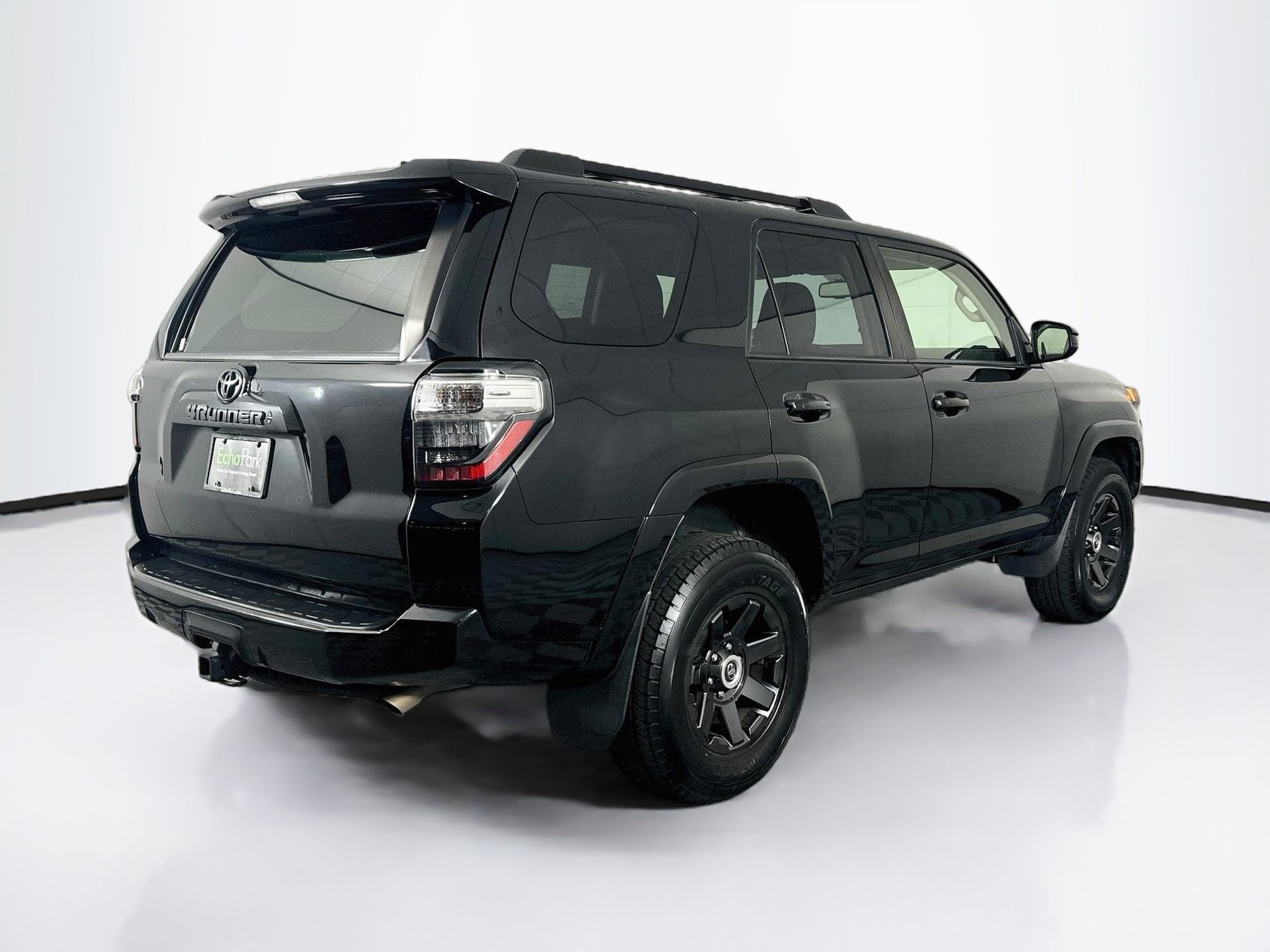 Used 2022 Toyota 4Runner Trail Special Edition AWD/4WD image 9