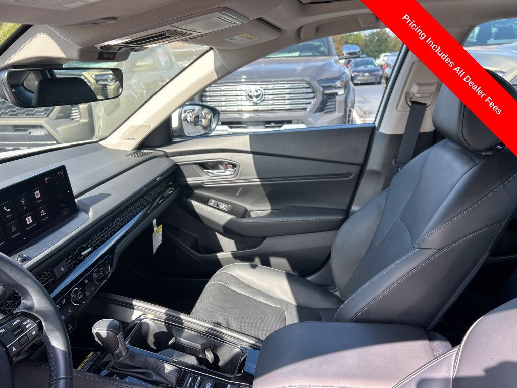 Used 2024 Honda Accord Touring image 2