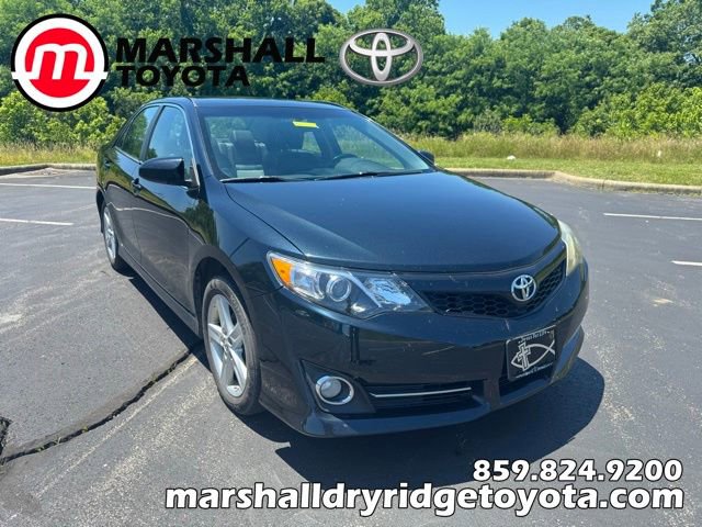 Used 2014 Toyota Camry SE FWD image 1