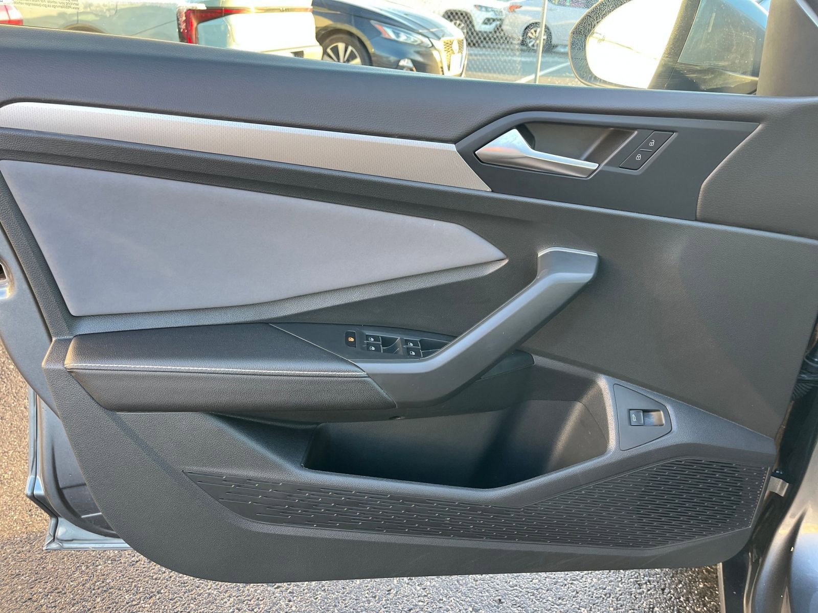 Used 2025 Volkswagen Jetta SE image 20