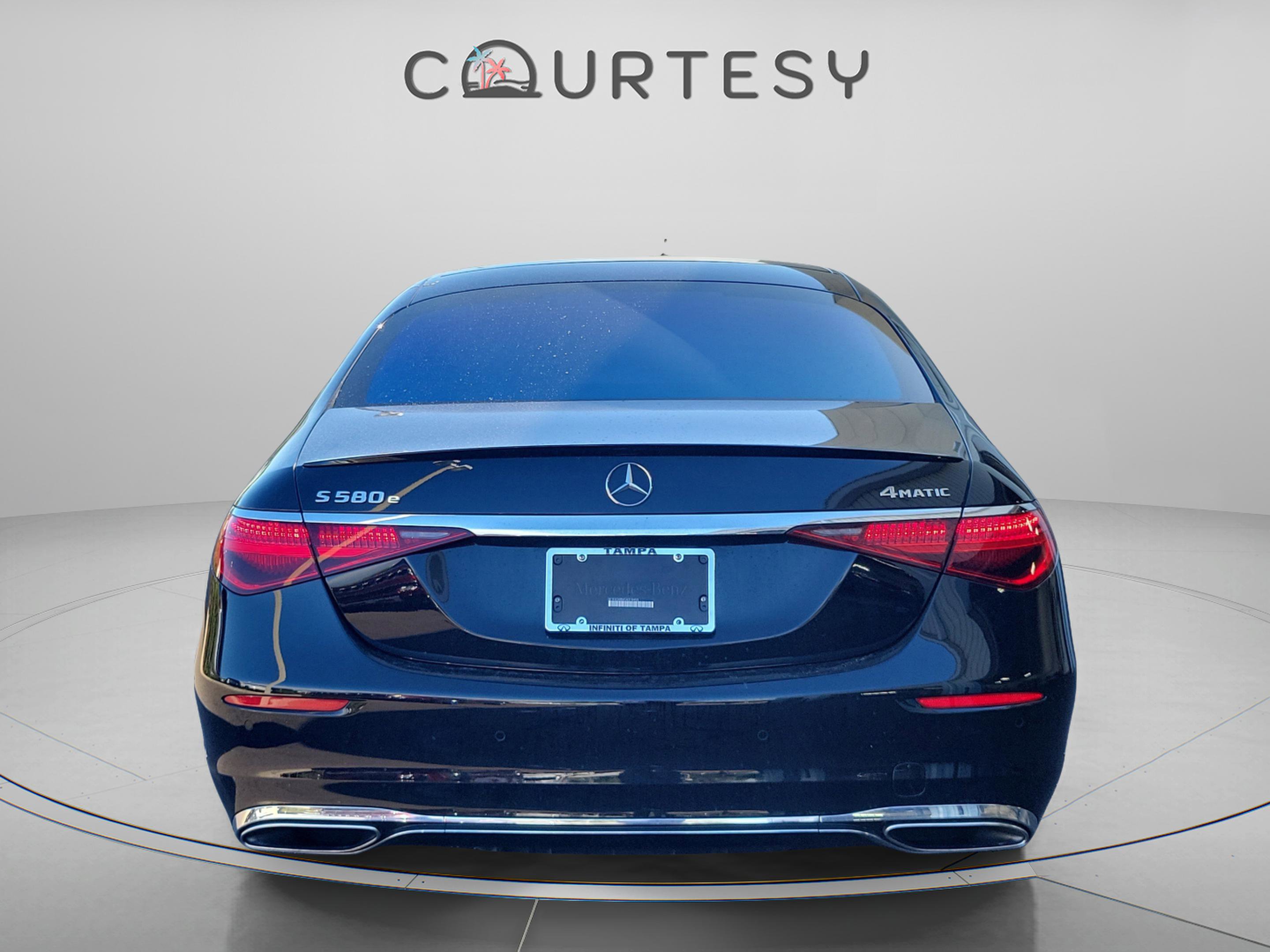 Used 2025 Mercedes-Benz S 580e 4MATIC Sedan image 3