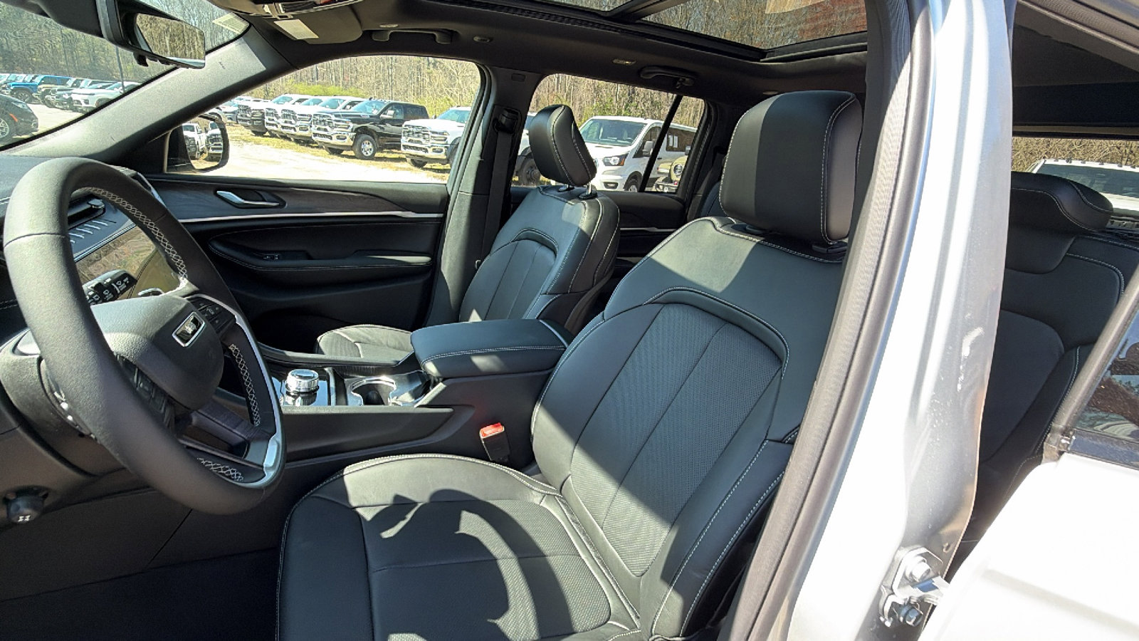New 2026 Jeep Grand Cherokee Limited AWD/4WD image 18