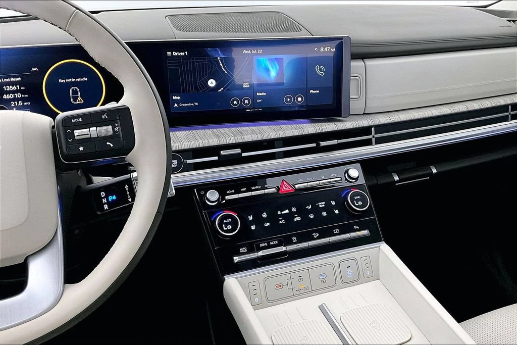 Used 2025 Hyundai Santa Fe Calligraphy FWD image 7