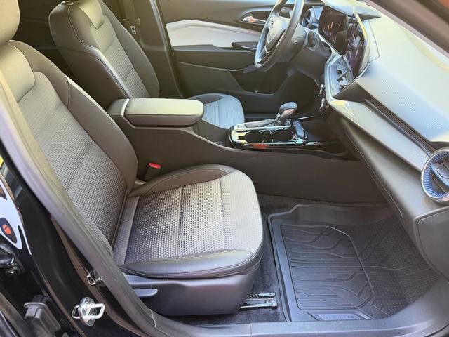 Used 2024 Chevrolet Trax LT image 12