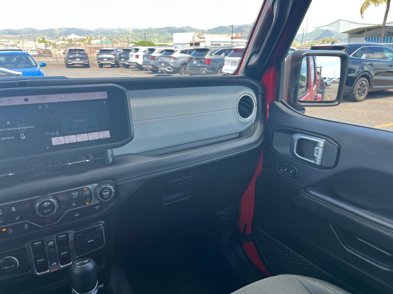 Used 2025 Jeep Wrangler Unlimited Sahara AWD/4WD image 34