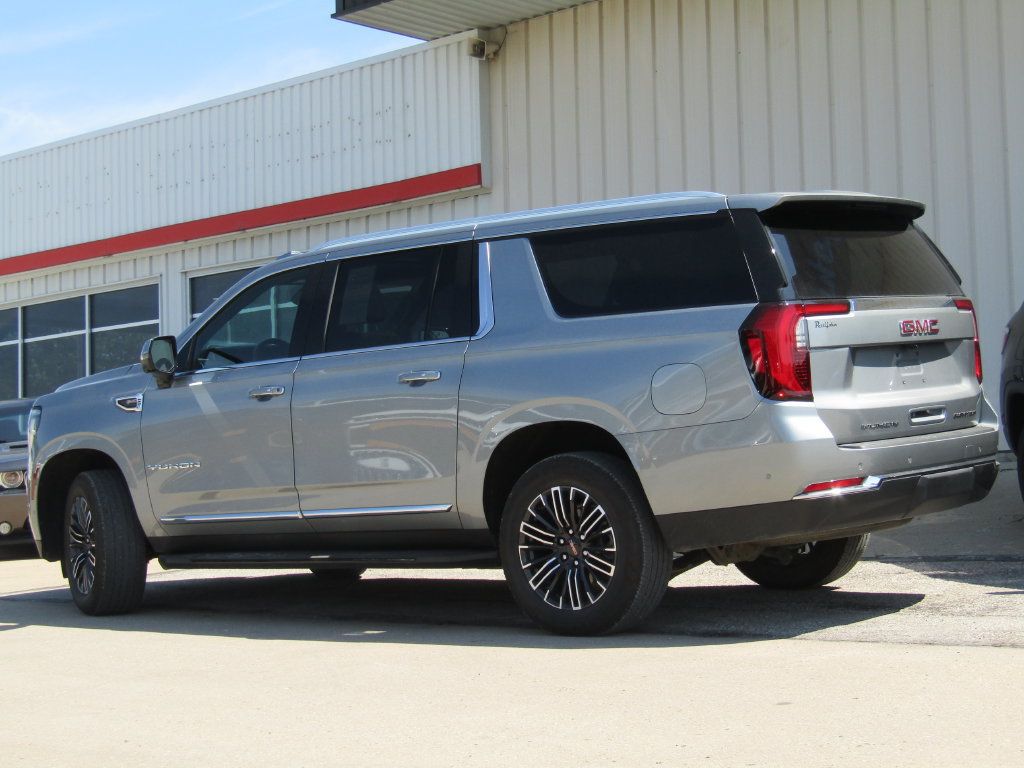 Used 2025 GMC Yukon XL Elevation AWD/4WD image 10