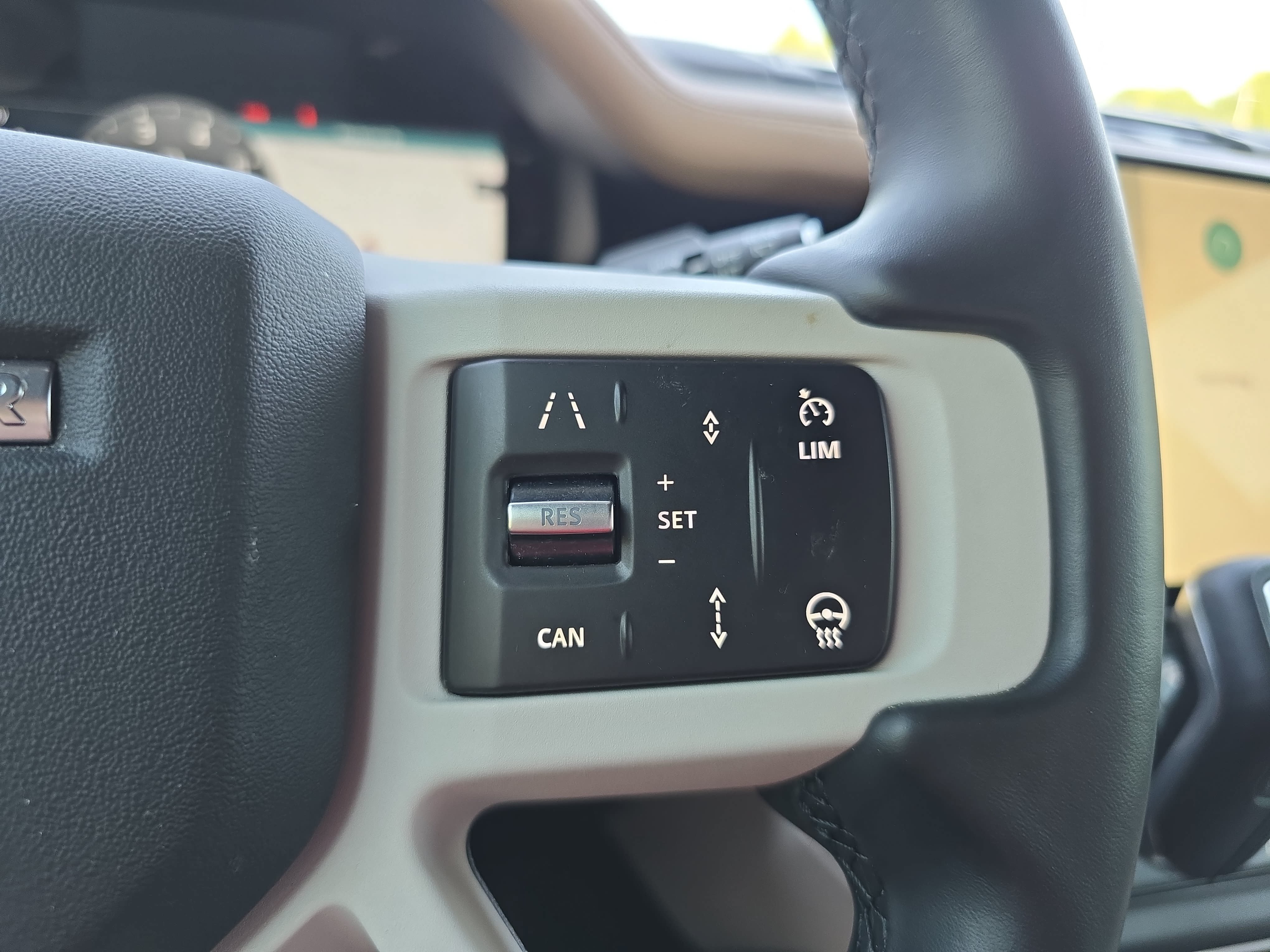 Certified 2026 Land Rover Defender 130 X-Dynamic SE AWD/4WD image 18
