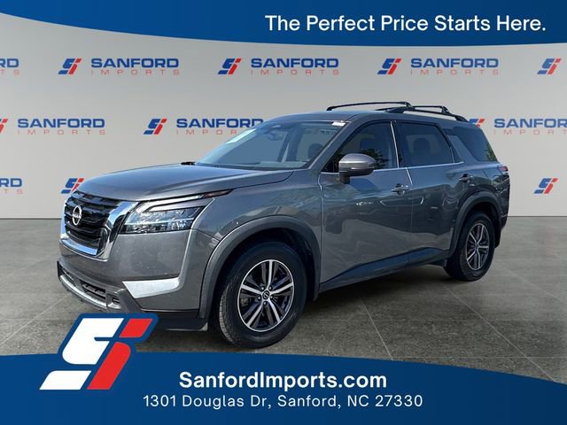 Used 2022 Nissan Pathfinder SV AWD/4WD image 1