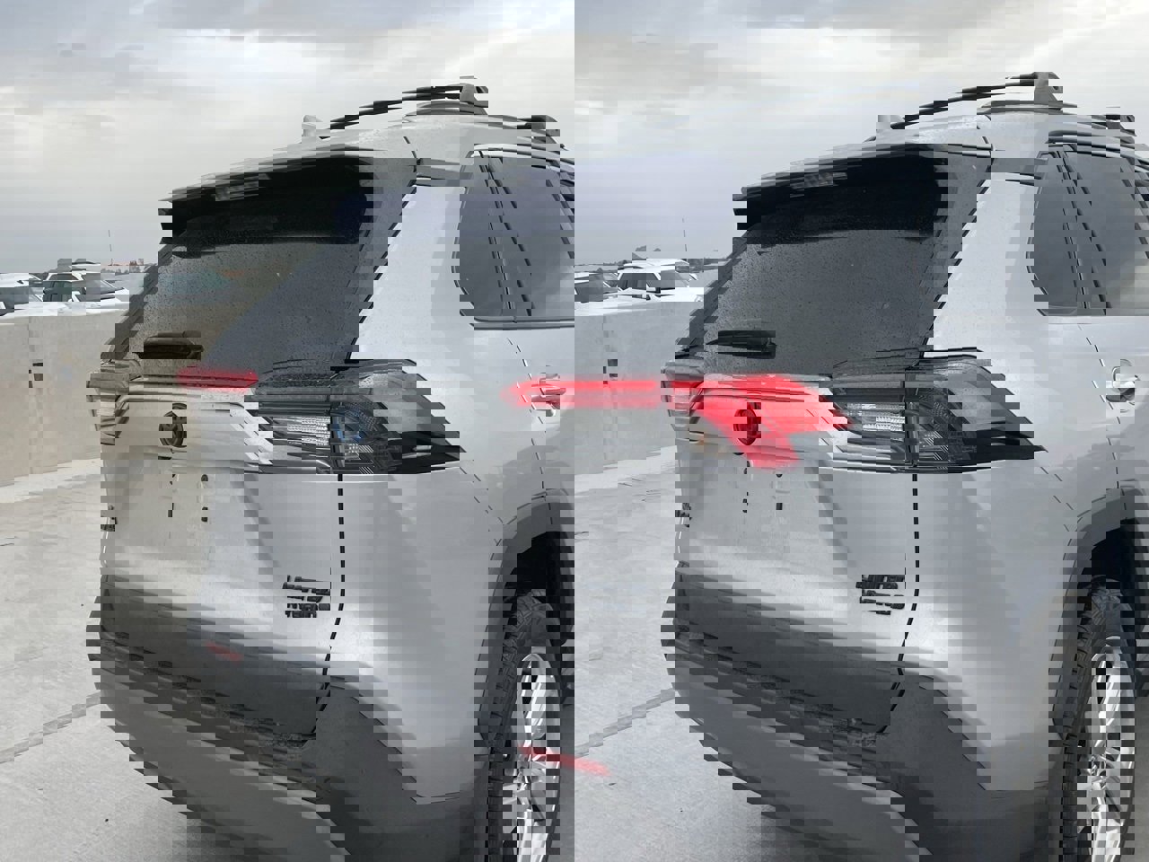 Used 2021 Toyota RAV4 Limited image 4