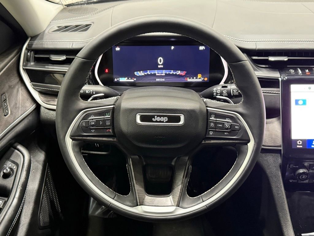 Used 2023 Jeep Grand Cherokee L Limited w/ Luxury Tech Group II image 22