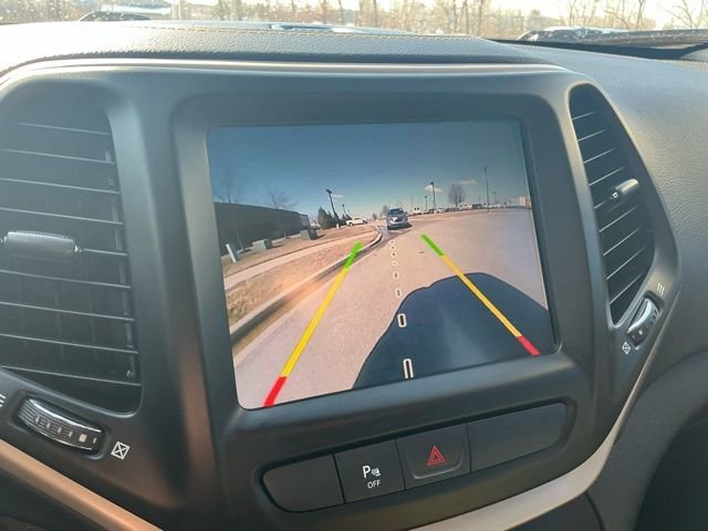 Used 2018 Jeep Cherokee Limited image 25