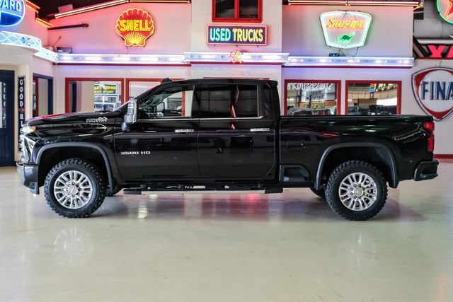 Used 2022 Chevrolet Silverado 3500 High Country w/ Technology Package AWD/4WD image 12
