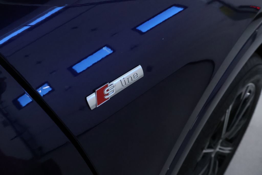 Used 2022 Audi Q4 e-tron Premium Plus w/ Premium Plus image 12