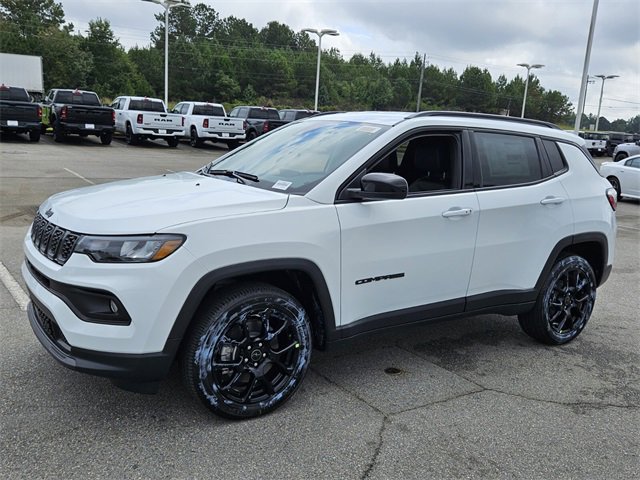 New 2026 Jeep Compass Latitude image 3