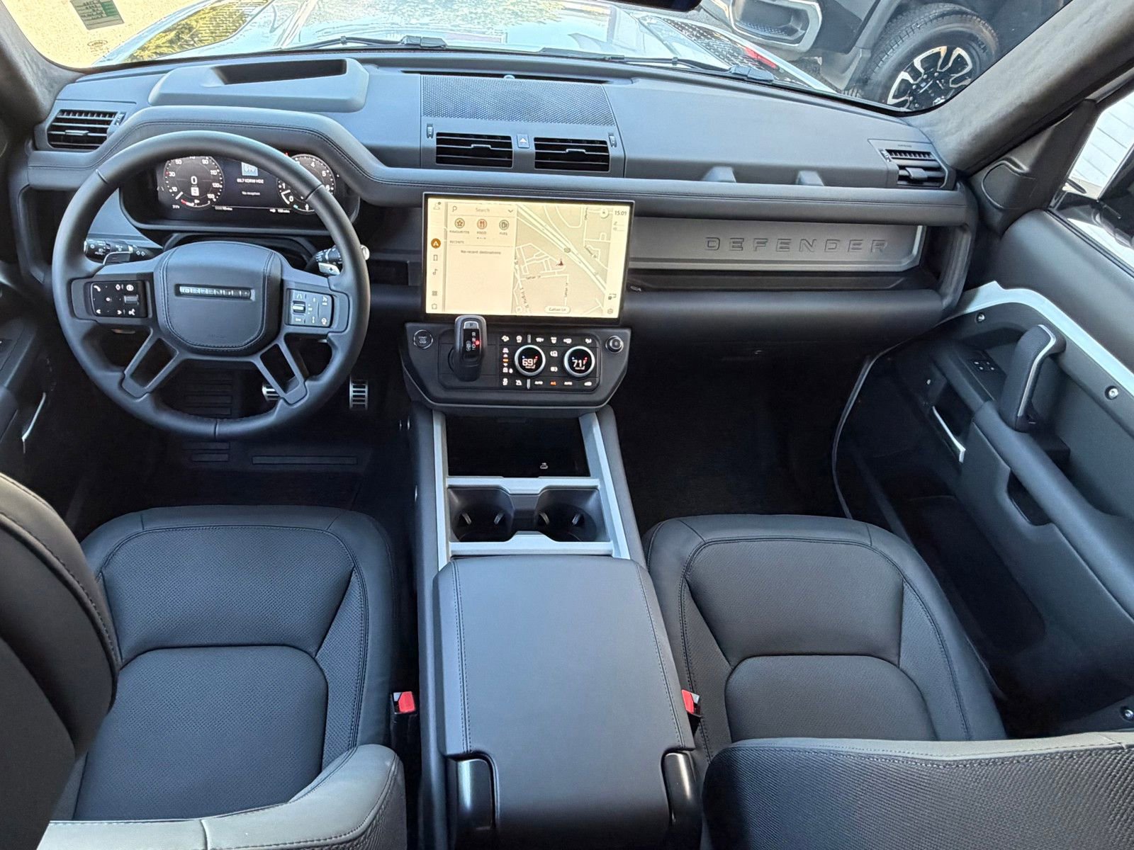 New 2026 Land Rover Defender 110 V8 AWD/4WD image 26