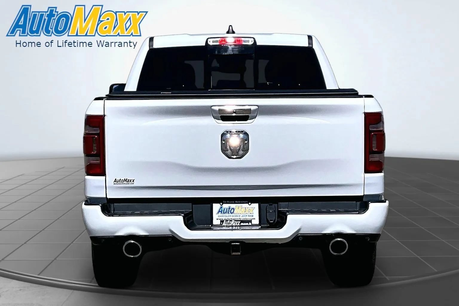 Used 2022 RAM 1500 Limited w/ Body Color Bumper Group AWD/4WD image 5