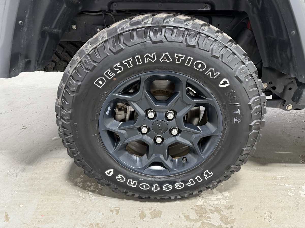 Used 2023 Jeep Gladiator Sport image 6