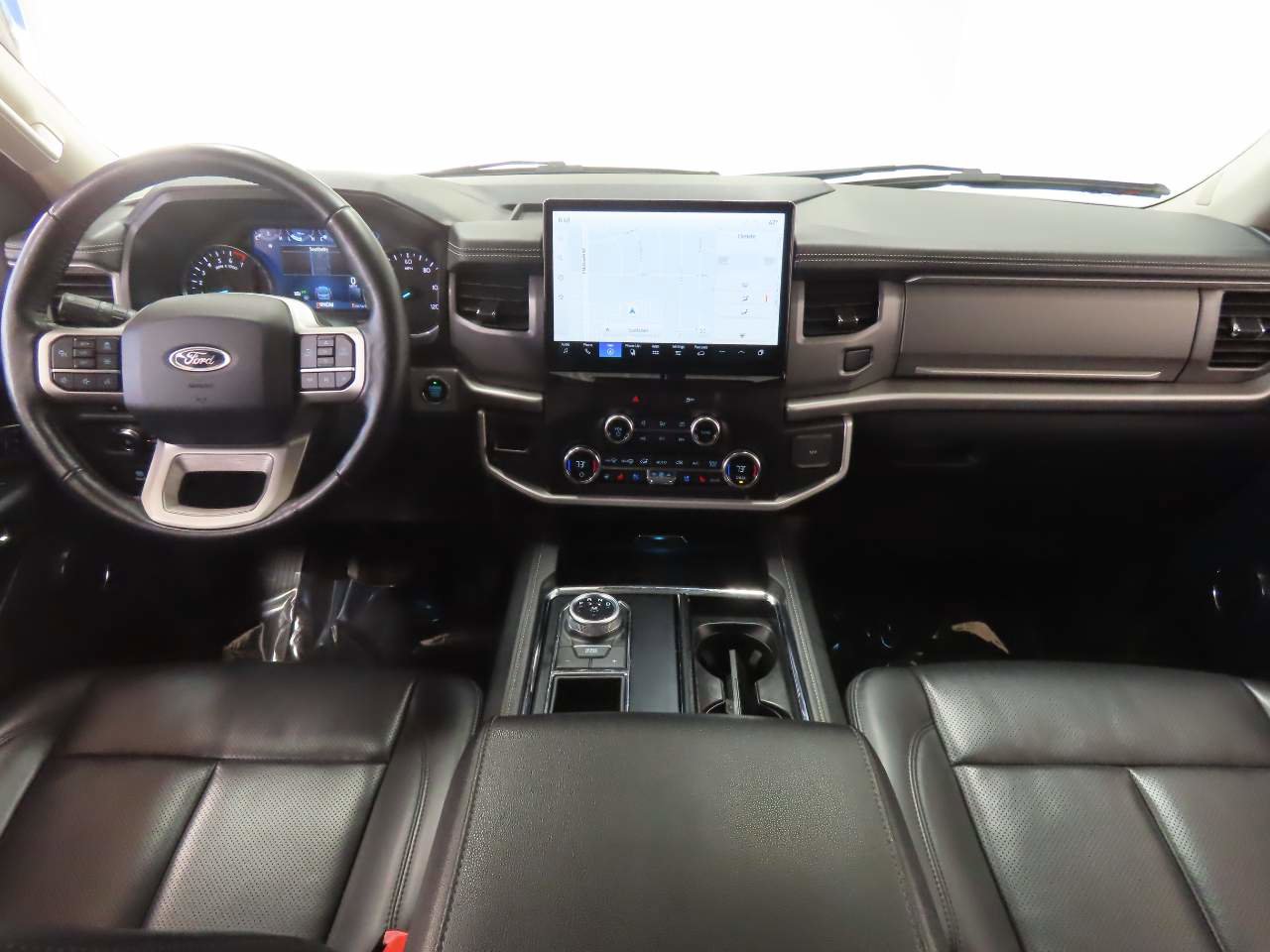 Used 2022 Ford Expedition XLT image 15