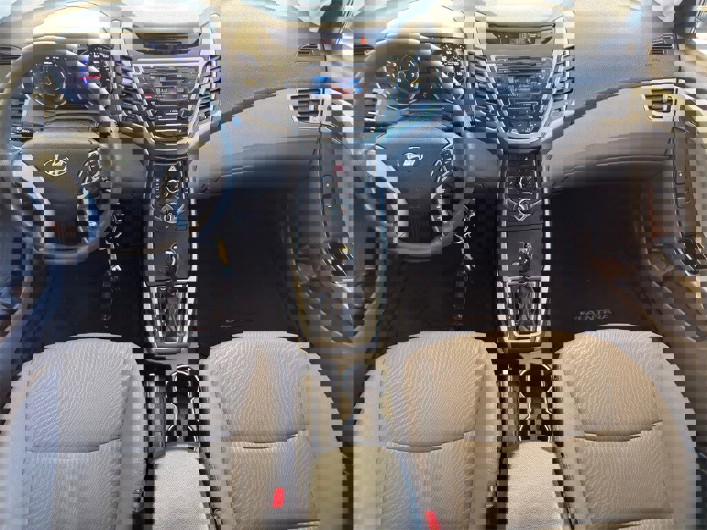 Used 2015 Hyundai Elantra SE image 23