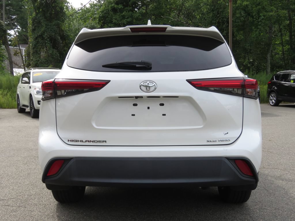 Used 2020 Toyota Highlander XLE AWD/4WD image 6