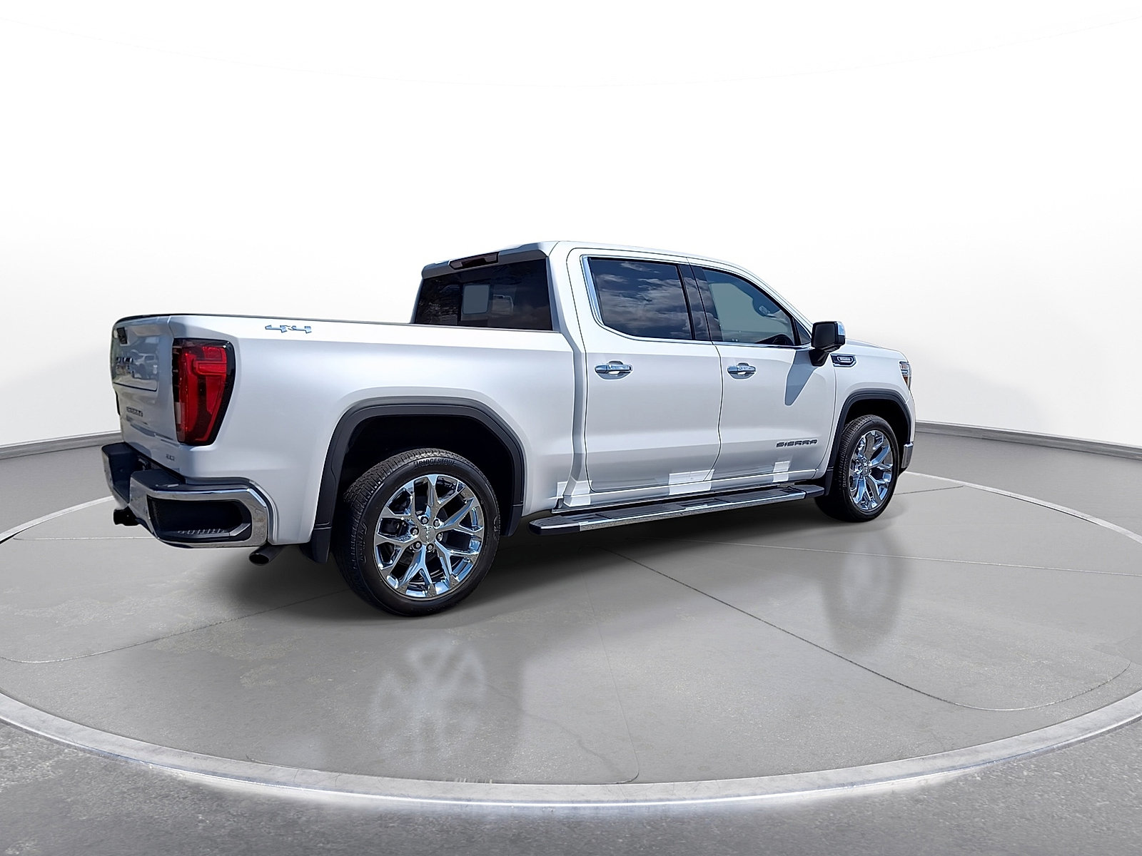 Used 2021 GMC Sierra 1500 SLT w/ SLT Premium Plus Package AWD/4WD image 8