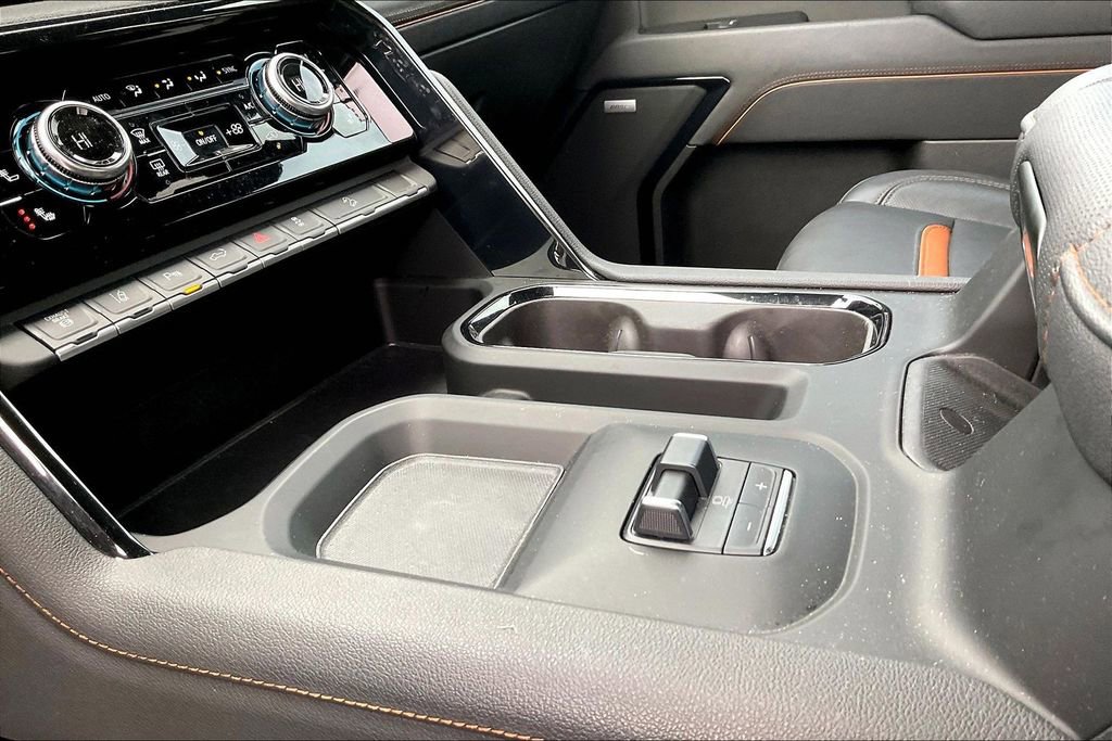 Used 2025 GMC Sierra 3500 AT4 w/ AT4 Premium Plus Package image 21