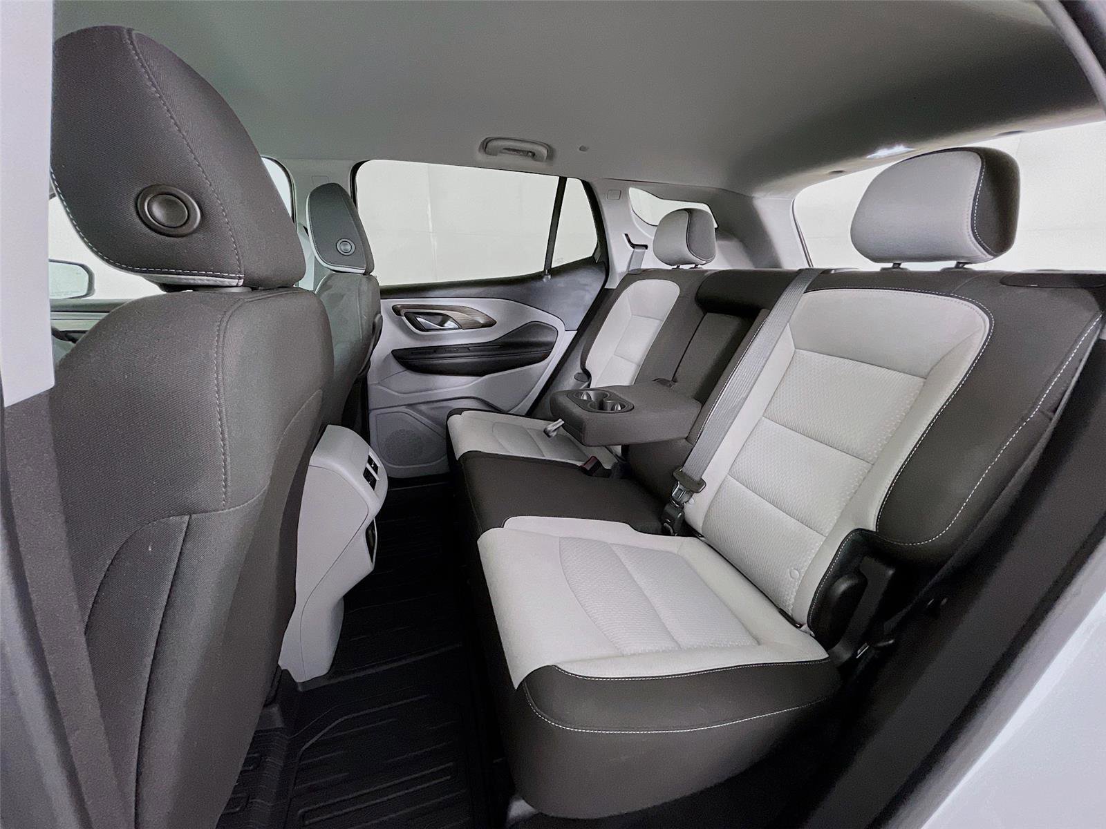 Used 2023 GMC Terrain SLE w/ Driver Convenience Package image 26
