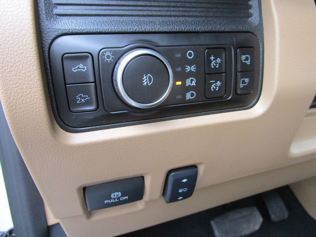 Used 2026 Ford F250 Lariat w/ Chrome Package image 35