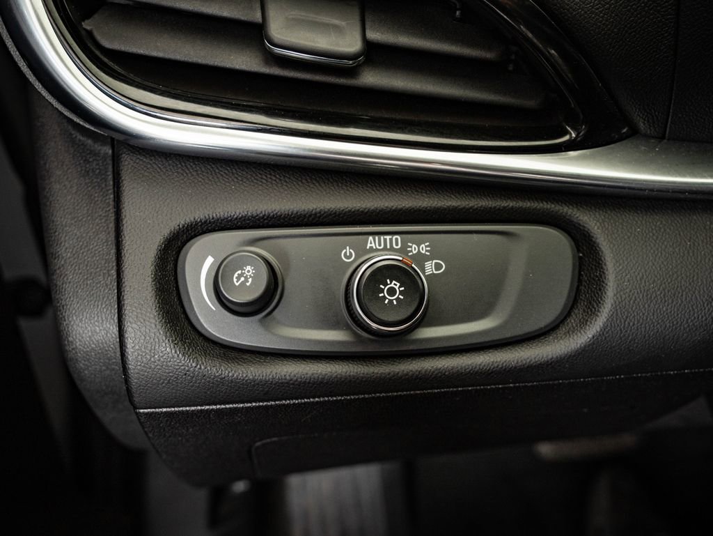 Used 2017 Chevrolet Volt Premier w/ Driver Confidence II Package FWD image 25