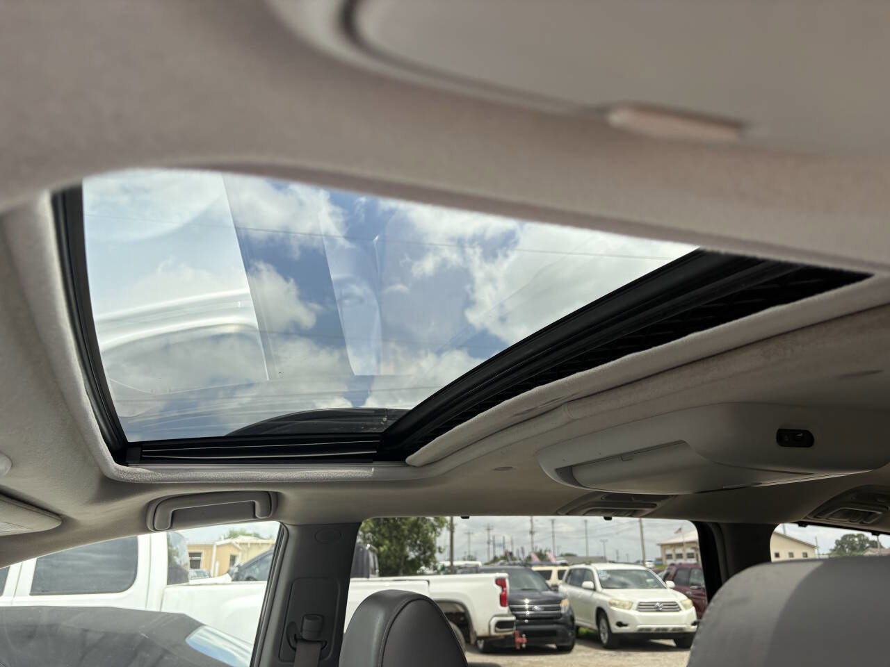 Used 2010 Toyota Sienna image 16