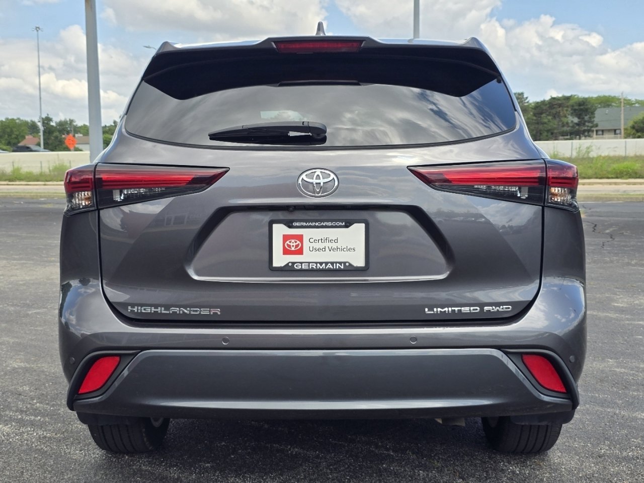 Certified 2024 Toyota Highlander Limited AWD/4WD image 17