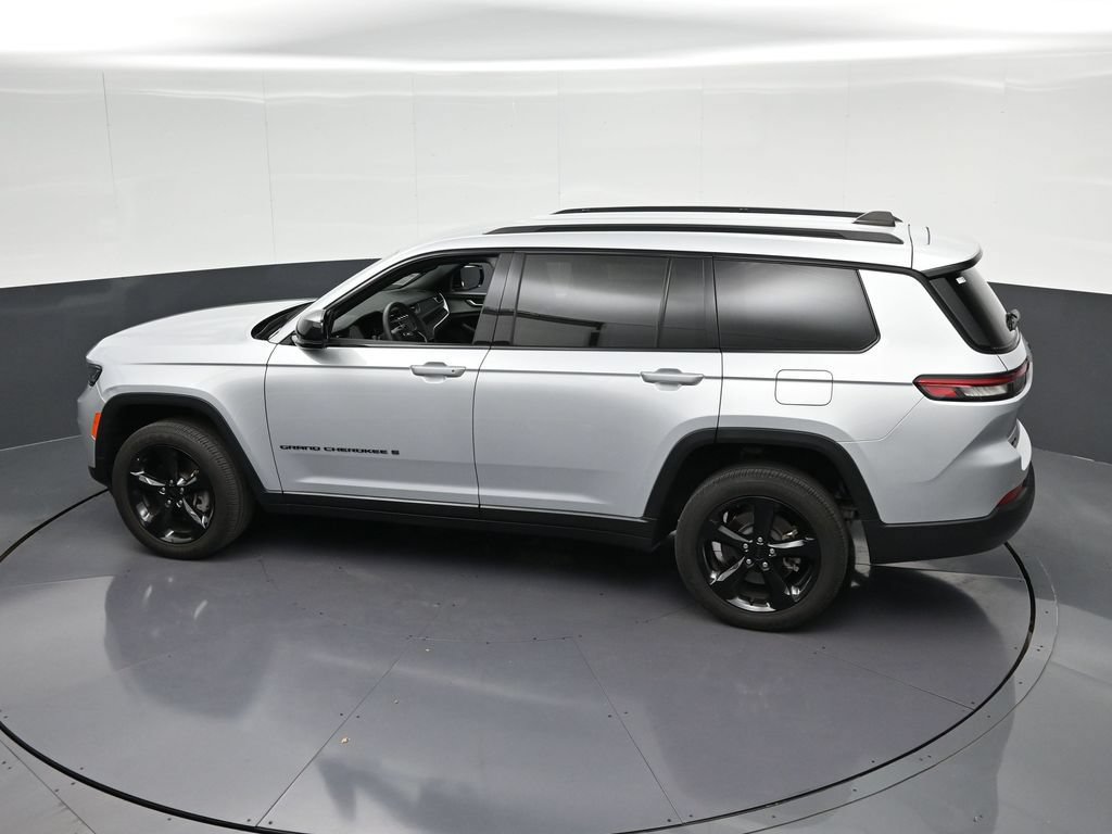 Used 2024 Jeep Grand Cherokee L Laredo AWD/4WD image 28