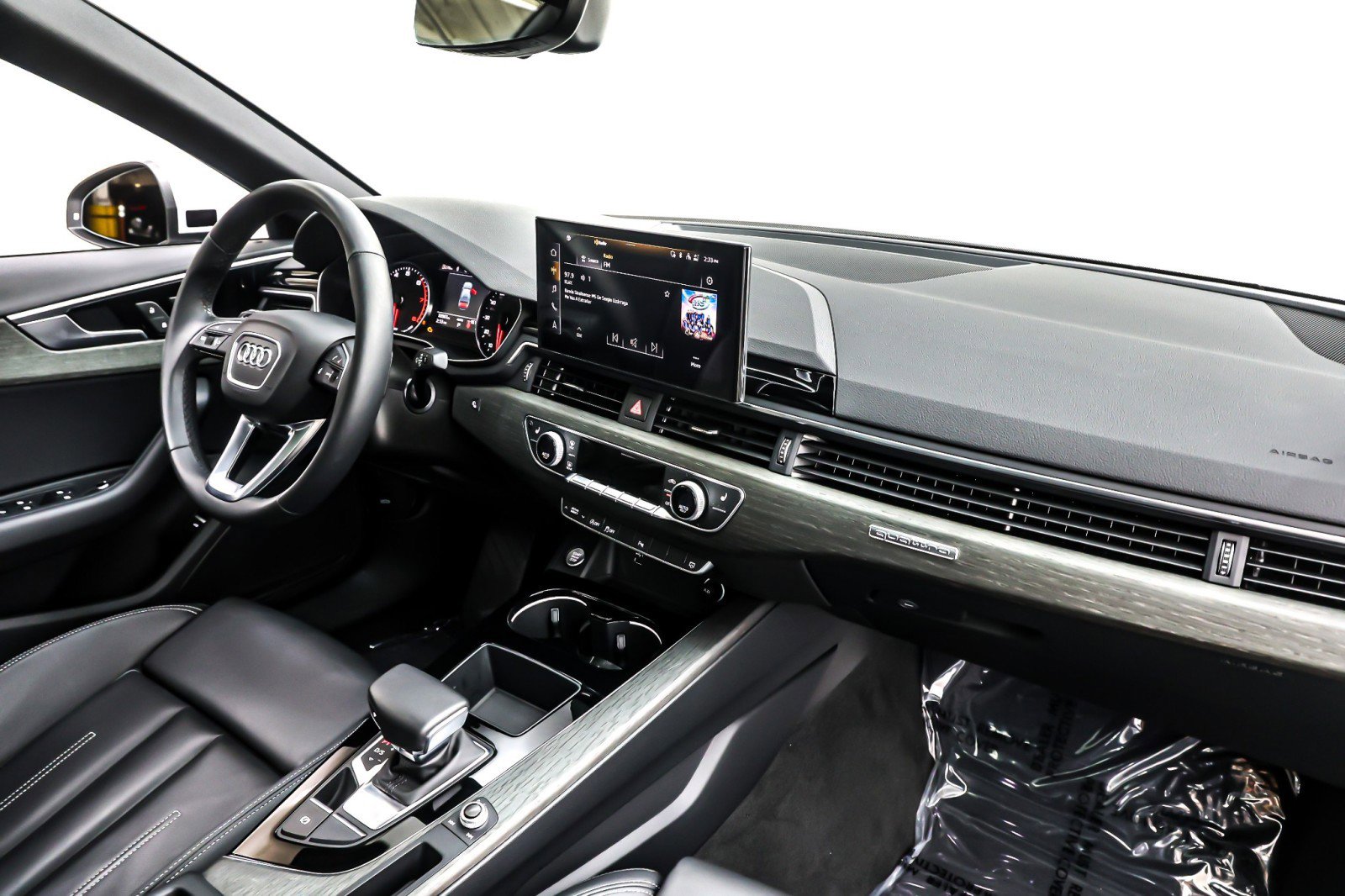 Used 2025 Audi A4 2.0T Premium w/ Convenience Package image 17