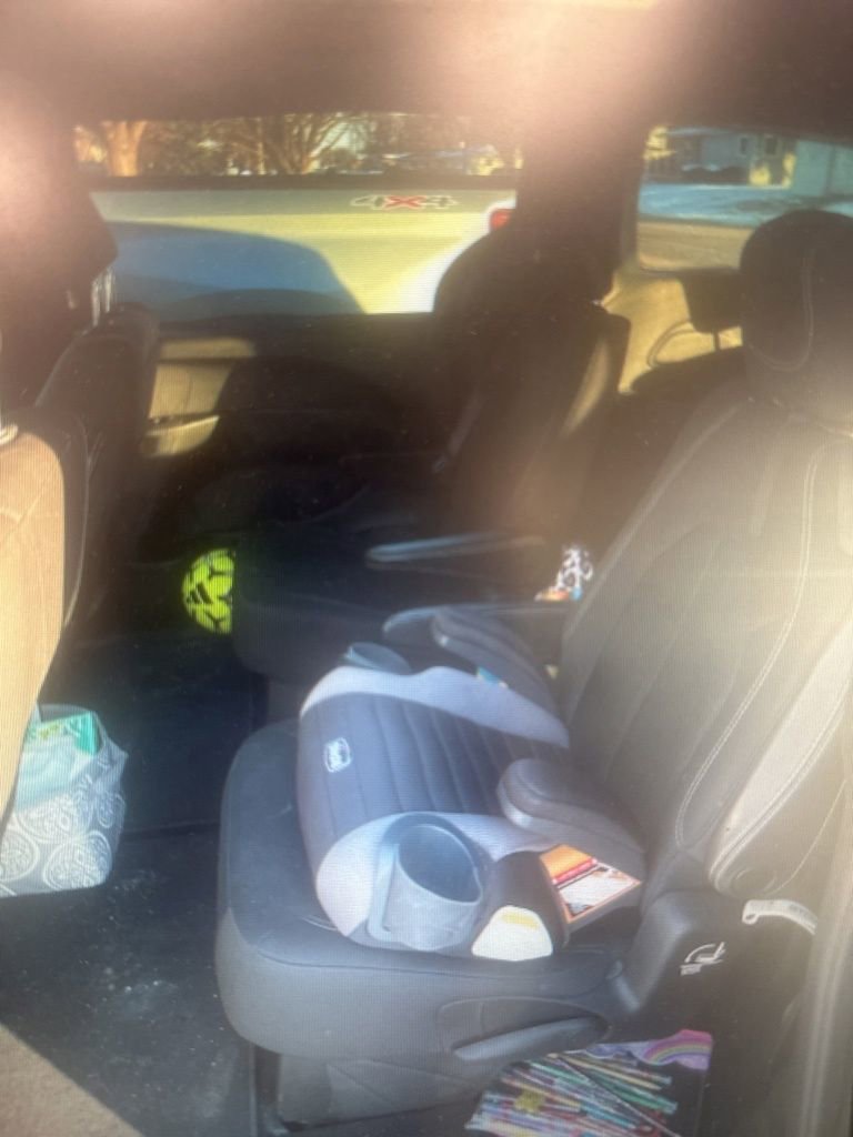 Used 2018 Chrysler Pacifica Touring Plus w/ S Appearance Package image 11