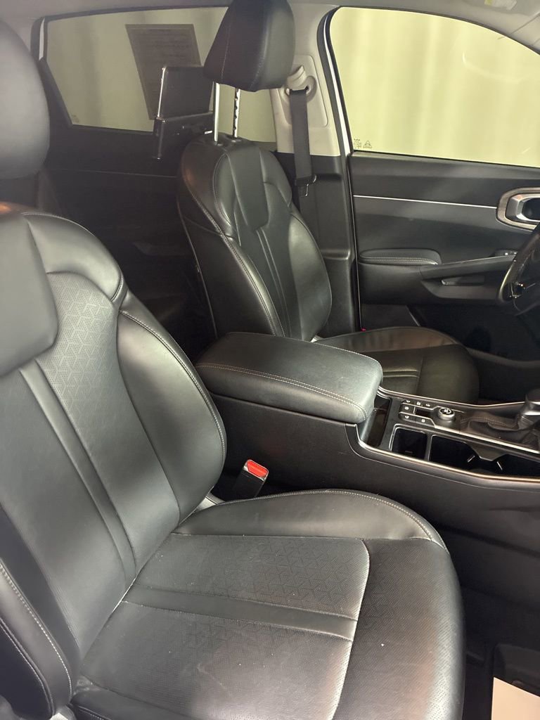 Used 2022 Kia Sorento EX image 24